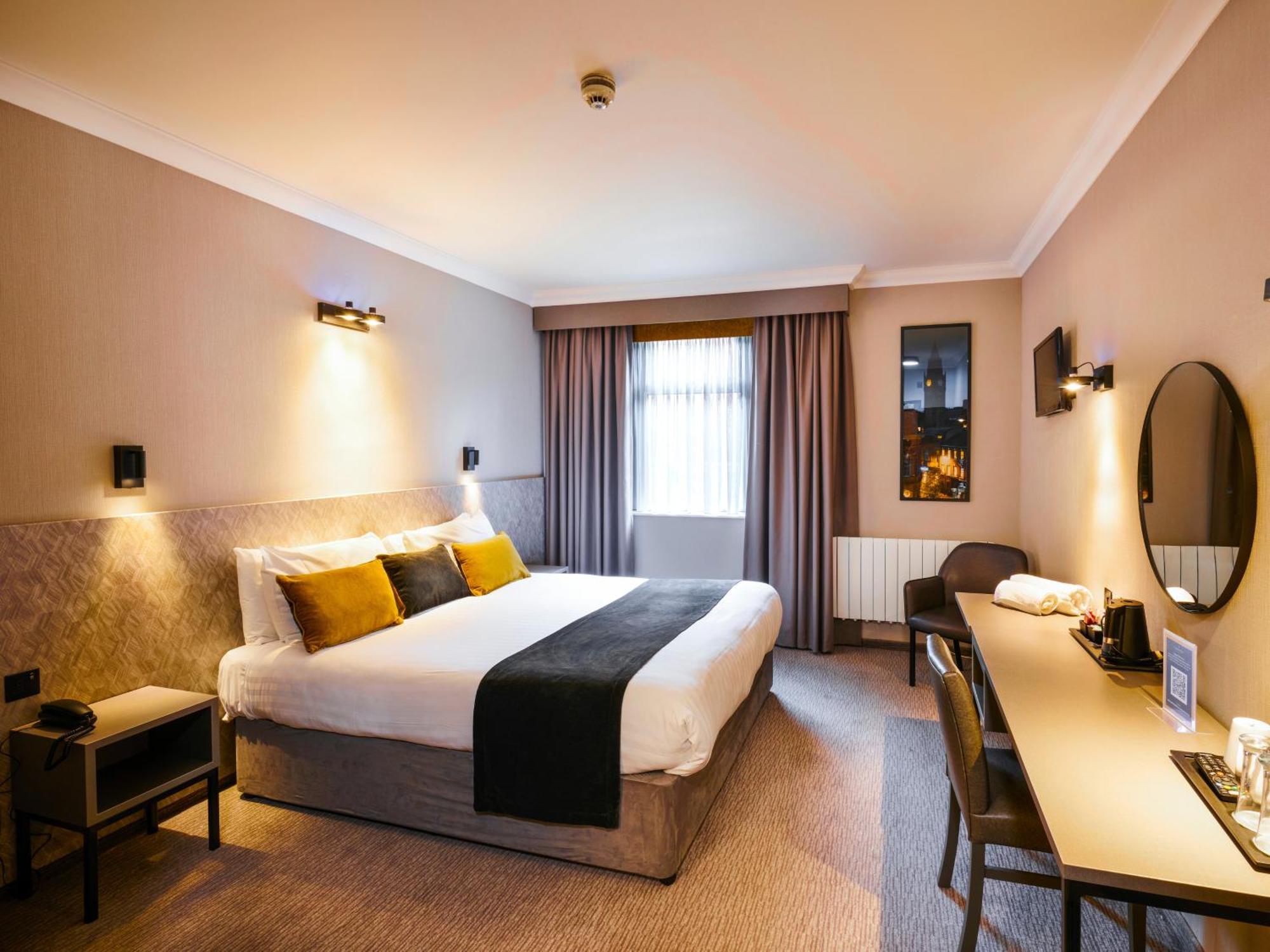 The Royal Toby Hotel Rochdale Buitenkant foto